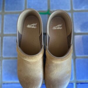 Dansko Women's Tan Shoes